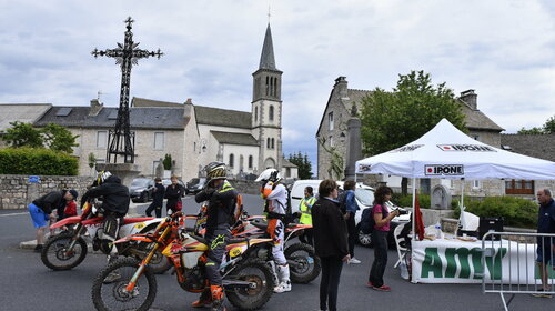 Saint Sauveur de Peyre avait rendez-vous avec le Trèfle 