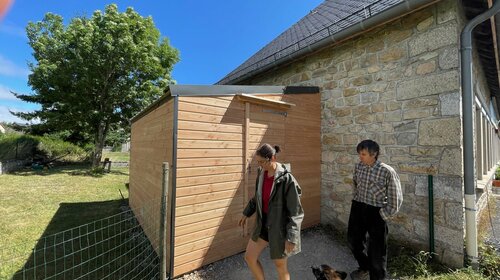 Petite restauration terminée  pour le cabanon  à jouets 