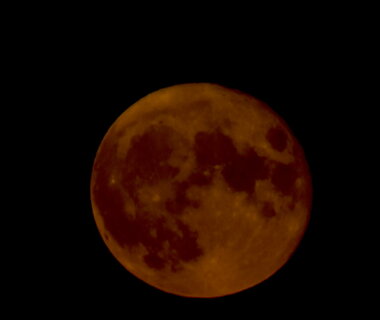 Une Super Lune vue du Roc de Peyre 