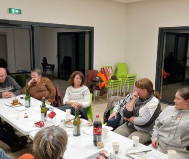 Le foyer rural au travail puis à table 