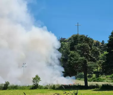 Ce dimanche après-midi début d'incendie au Roc de Peyre 