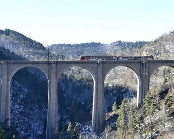 Et en sort avec le Viaduc de la Crueize, de l'Enfer ou du Val d'Enfer